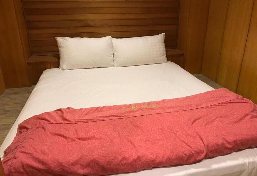 اتاق استاندارد چهار تخته, Langkei Motel