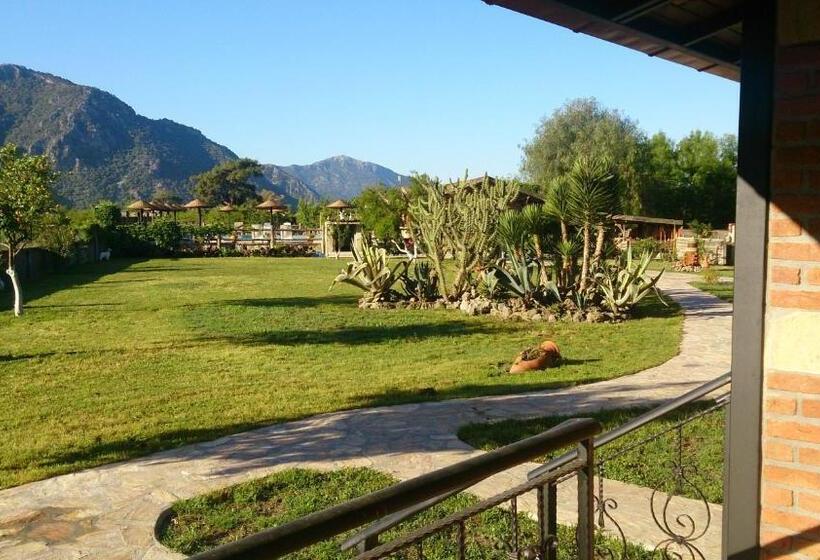 غرفة كمفورت مع بلكونة, Sedir Resort   Hotel Rooms, Bungalows & Suites