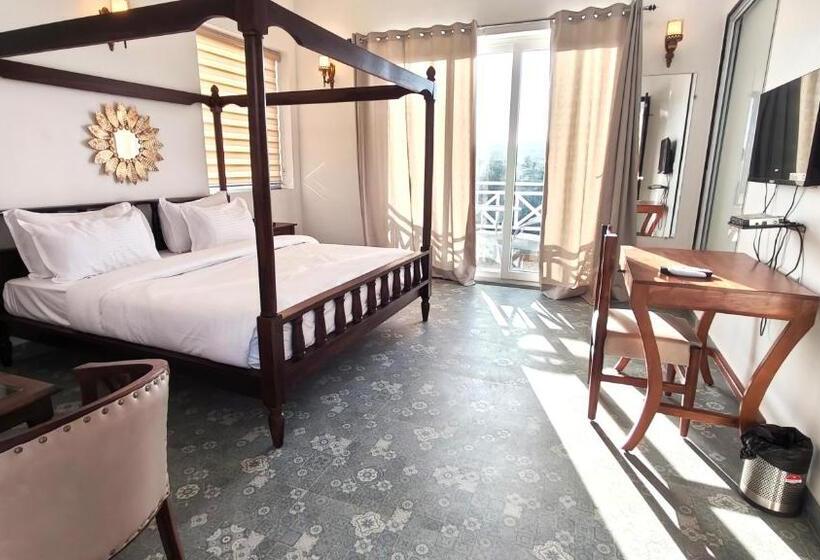 غرفة ديلوكس, The Sky Imperial Pavoreal Jungle Resort