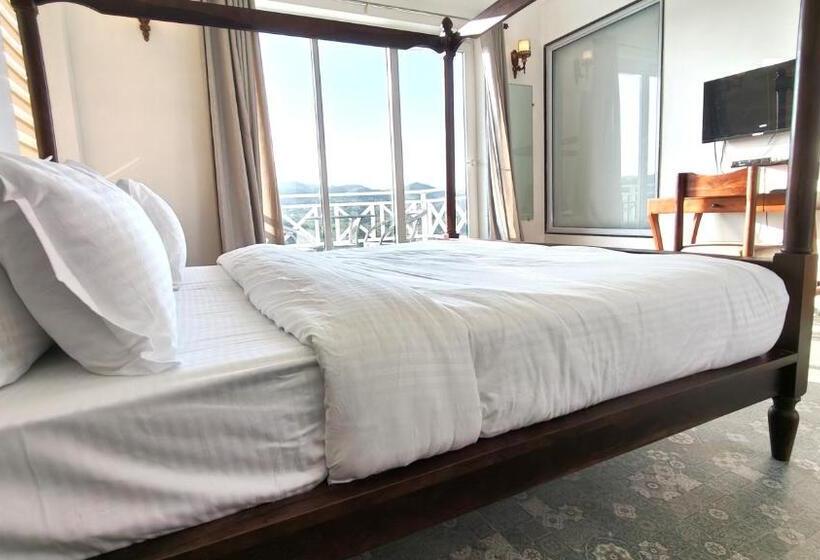 豪华房间, The Sky Imperial Pavoreal Jungle Resort