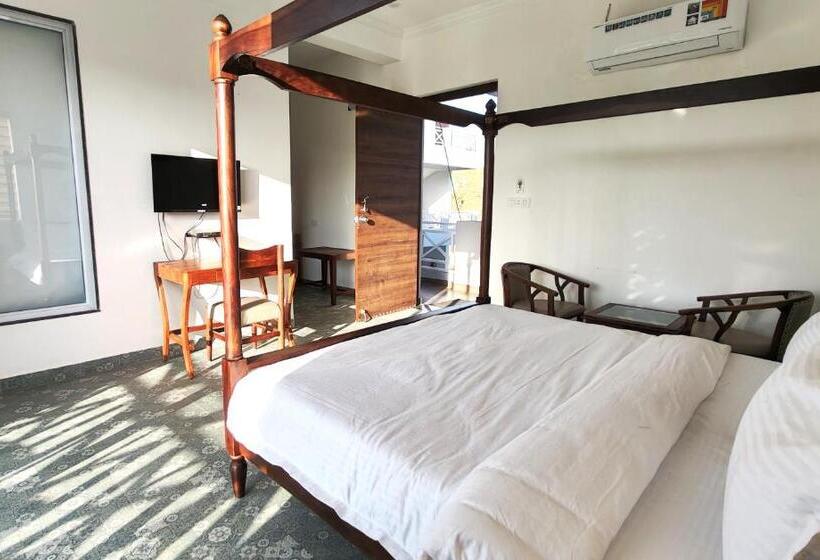 غرفة ديلوكس, The Sky Imperial Pavoreal Jungle Resort