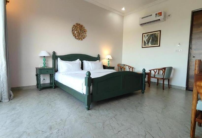 غرفة ديلوكس, The Sky Imperial Pavoreal Jungle Resort