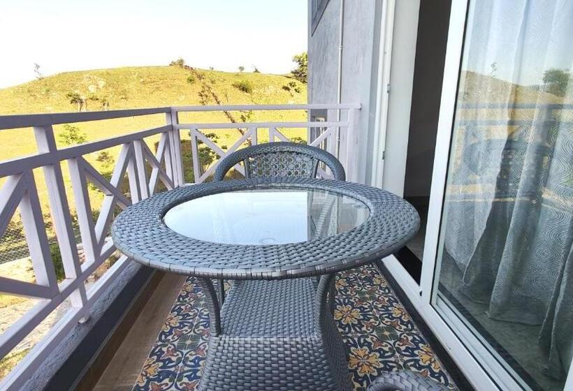 غرفة ديلوكس, The Sky Imperial Pavoreal Jungle Resort