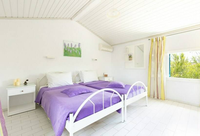 デュプレックス２ベッドルームアパート, Villa Amorossa With Garden View & Shared Pool By Konnect, Roda Corfu