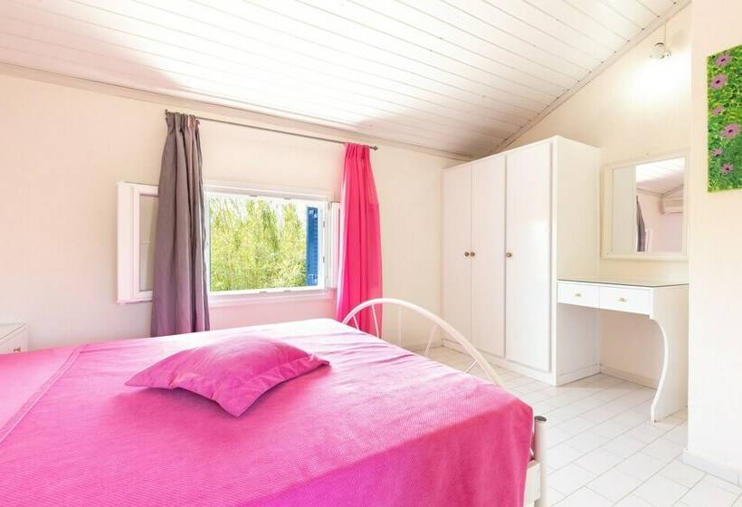 デュプレックス２ベッドルームアパート, Villa Amorossa With Garden View & Shared Pool By Konnect, Roda Corfu