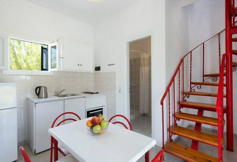 デュプレックス２ベッドルームアパート, Villa Amorossa With Garden View & Shared Pool By Konnect, Roda Corfu