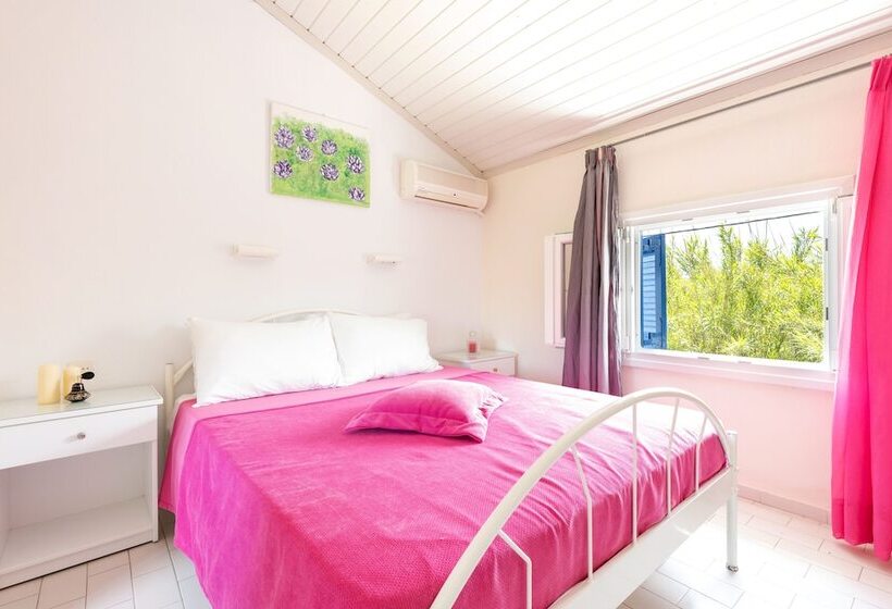 デュプレックス２ベッドルームアパート, Villa Amorossa With Garden View & Shared Pool By Konnect, Roda Corfu