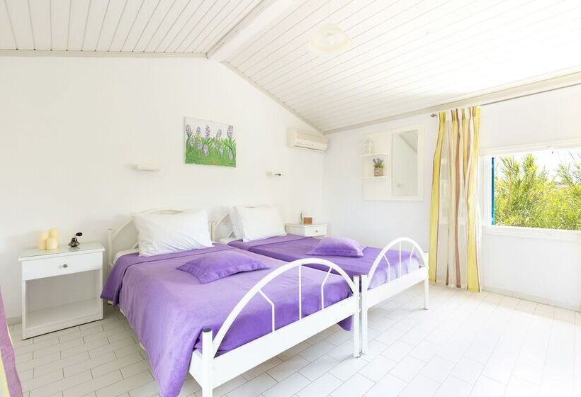 デュプレックス２ベッドルームアパート, Villa Amorossa With Garden View & Shared Pool By Konnect, Roda Corfu