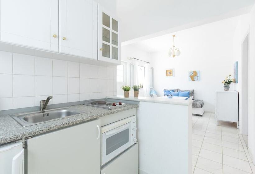 ガーデンビューの２ベッドルームアパート, Villa Amorossa With Garden View & Shared Pool By Konnect, Roda Corfu