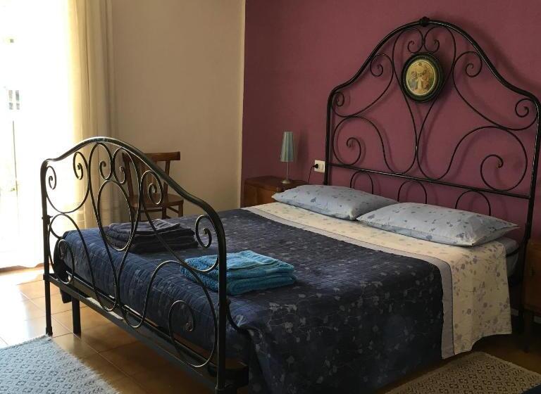 غرفة قياسية, Casa Brujana