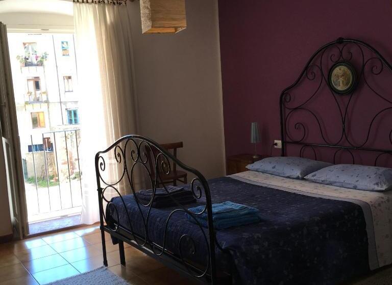 غرفة قياسية, Casa Brujana