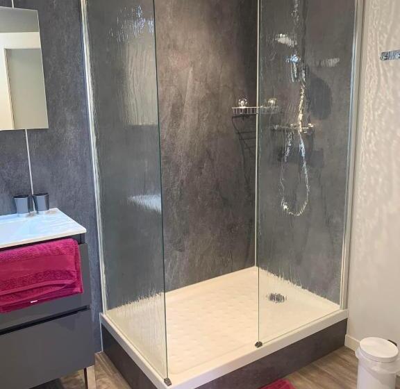 غرفة ديلوكس مزودة بشرفة, Domaine De Jarentin   Chambres D Hôtes