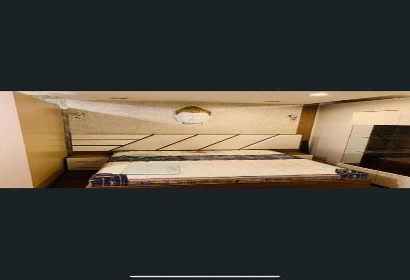 트리플 클래식 룸, Oyo 85622 Alahapur