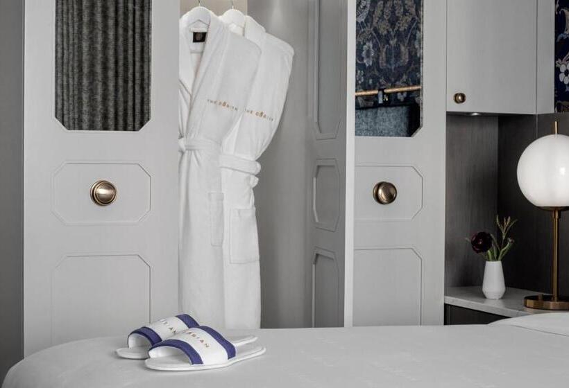 جناح سرير كينج, The Dorian, Autograph Collection