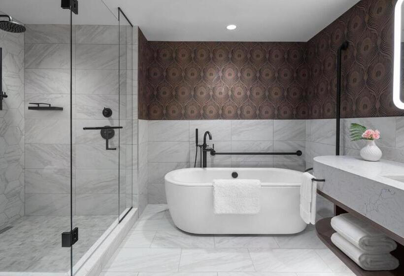 جناح سرير كينج, The Dorian, Autograph Collection