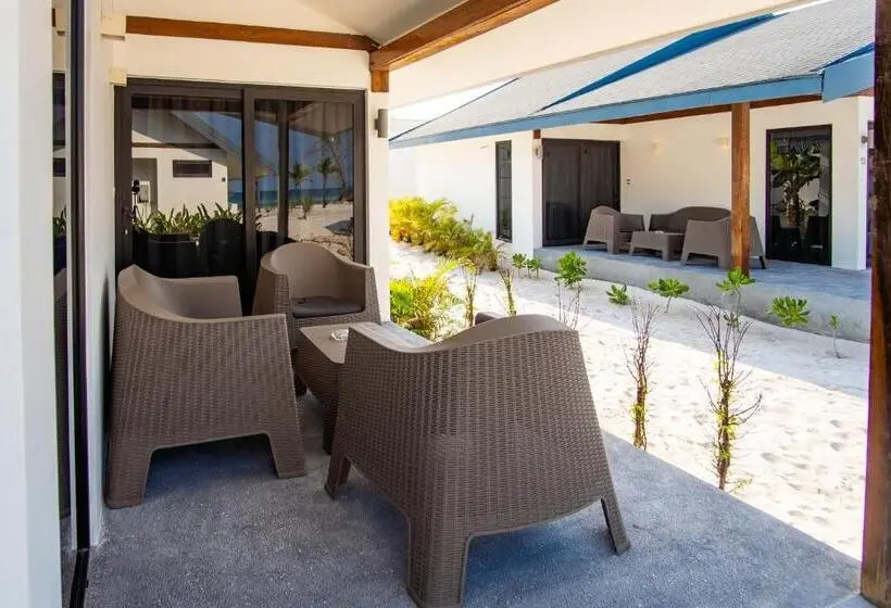 片側に海が見えるデラックスルーム, You&me Resort