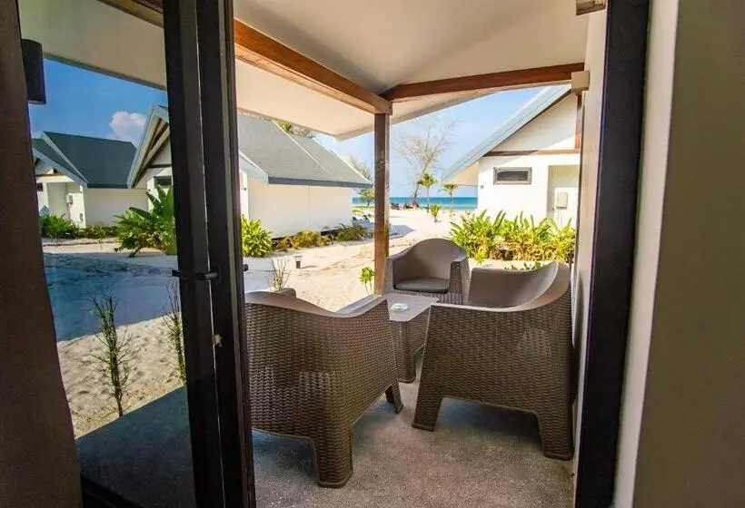 片側に海が見えるデラックスルーム, You&me Resort