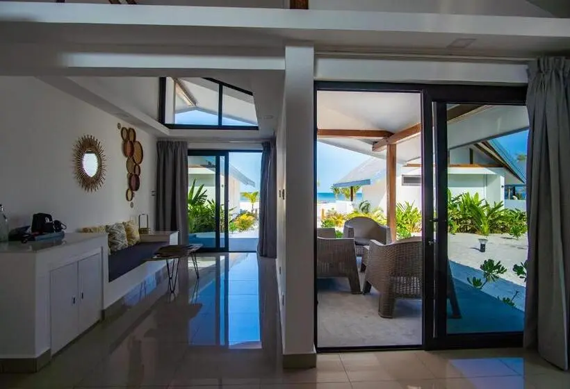 片側に海が見えるデラックスルーム, You&me Resort