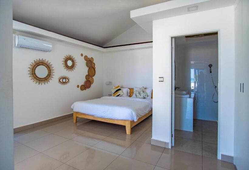 Номер Deluxe Вид на Море Боковой, You&me Resort