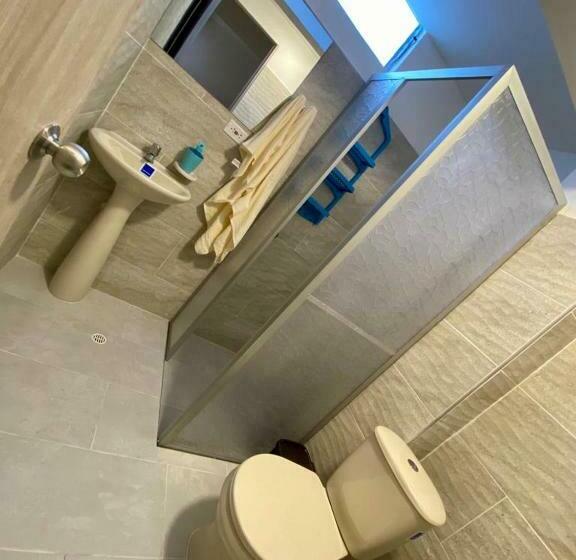 اتاق استاندارد یک نفره, Habitaciones Tipo Hotel Con Terraza