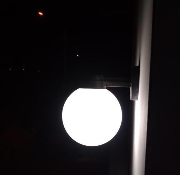 غرفة إقتصادية, La Petite Maison