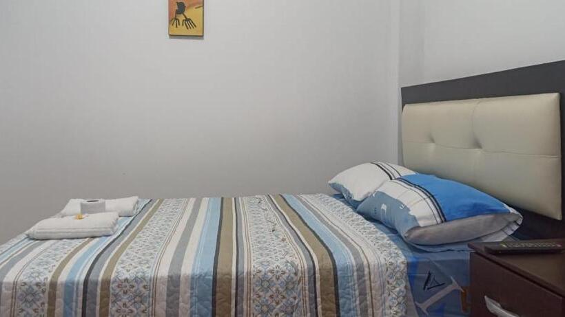 غرفة إقتصادية, La Petite Maison