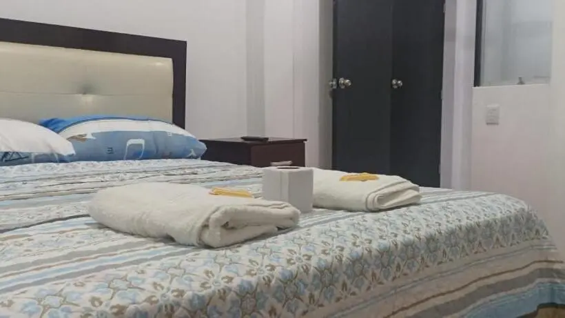 Economy Kamer, La Petite Maison