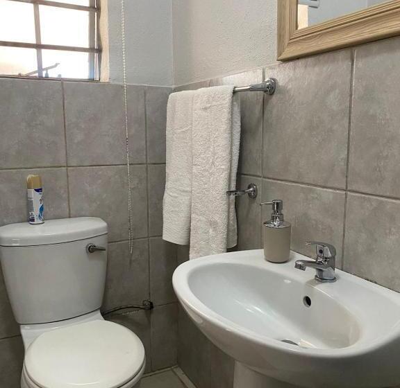 اتاق استاندارد, Liam Travel Inn