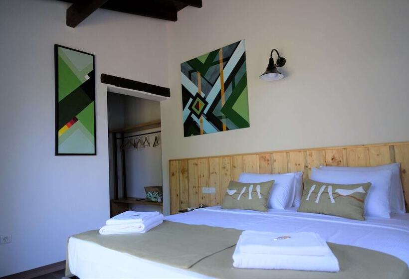 Camera Deluxe, Bir Dem Urla