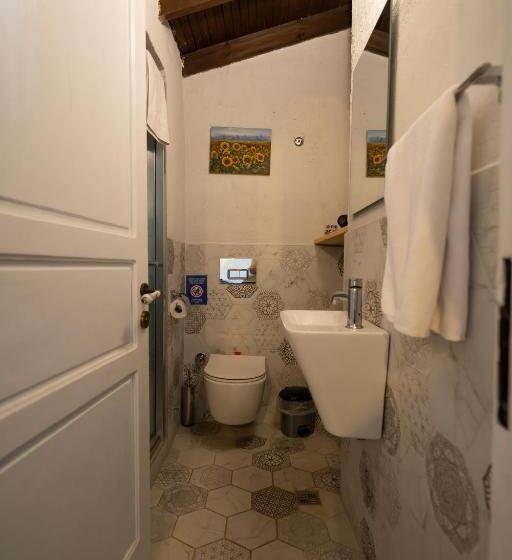 Camera Quadrupla Standard Vista Giardino, Bir Dem Urla