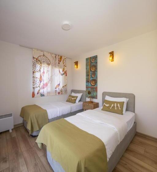 Camera Standard Vista Giardino, Bir Dem Urla