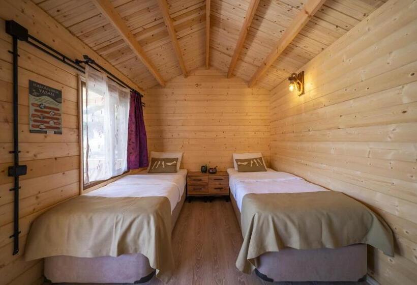 Bungalow Superior, Bir Dem Urla