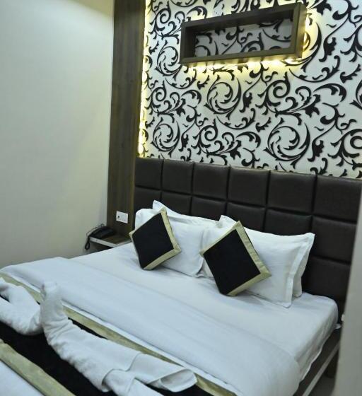 اتاق لوکس, Guntas Residency