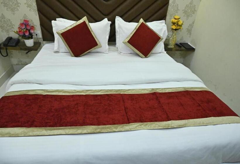 اتاق لوکس, Guntas Residency