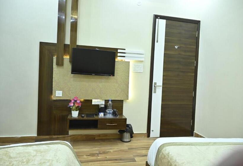 سوییت لوکس, Guntas Residency