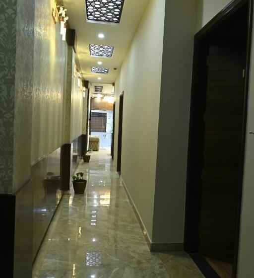 سوییت لوکس, Guntas Residency