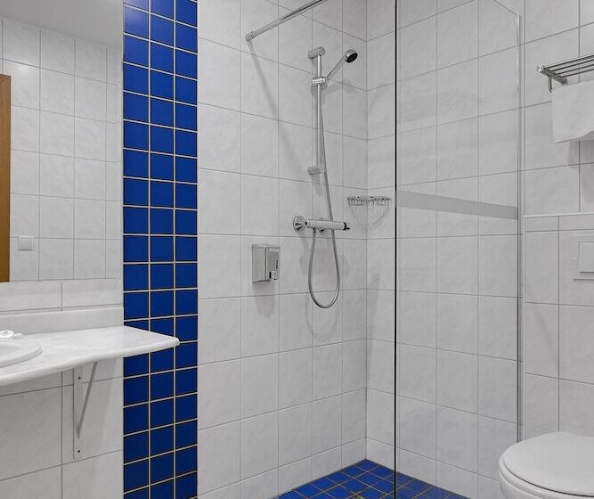 标准三人间, Aurora Hotel At Reykjavik Keflavik Airport Terminal Kef