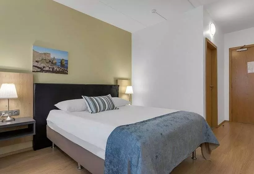 اتاق استاندارد سه نفره, Aurora Hotel At Reykjavik Keflavik Airport Terminal Kef