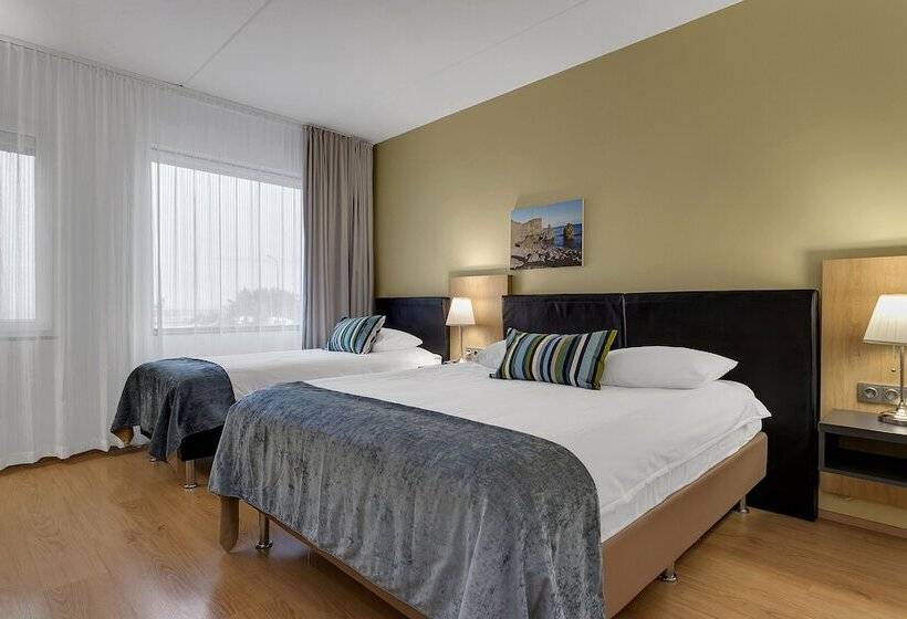 标准三人间, Aurora Hotel At Reykjavik Keflavik Airport Terminal Kef