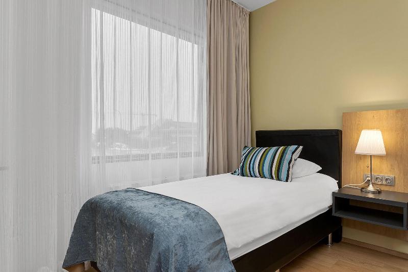 标准三人间, Aurora Hotel At Reykjavik Keflavik Airport Terminal Kef