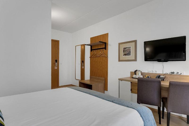 标准三人间, Aurora Hotel At Reykjavik Keflavik Airport Terminal Kef