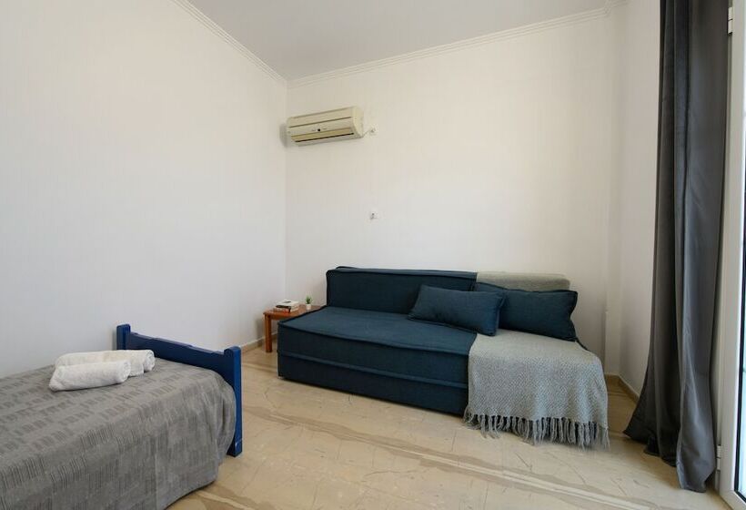 جناح جونيور, Aquarius Beach