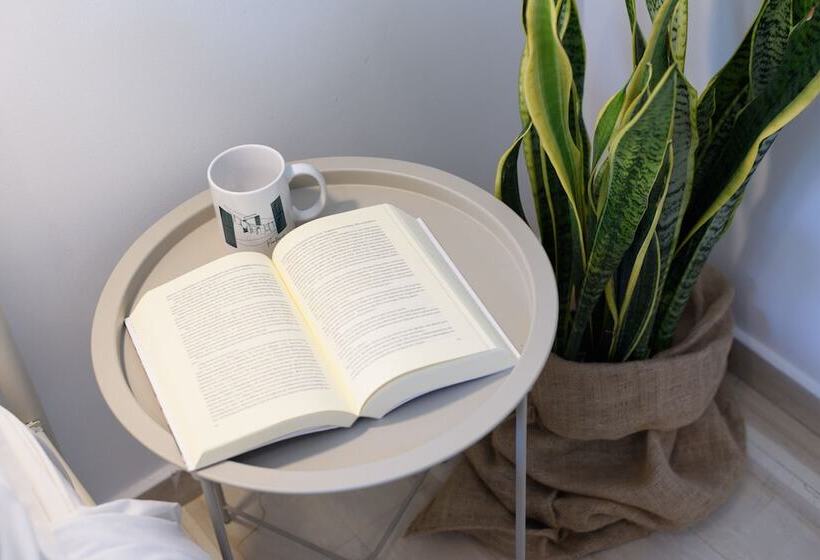 غرفة قياسية مطلّة علي حمام السباحة, Aquarius Beach