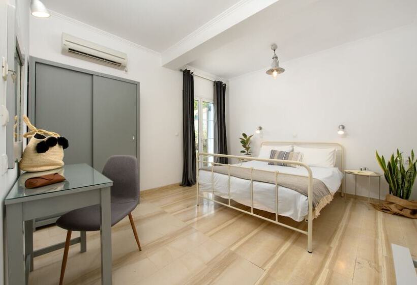 إستوديو سوبيريور, Aquarius Beach