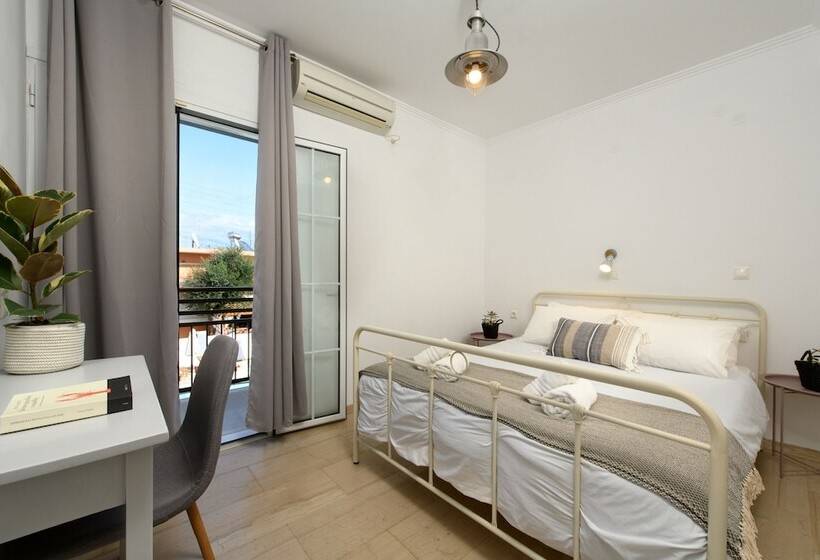 جناح جونيور مطلّ علي حمام السباحة, Aquarius Beach