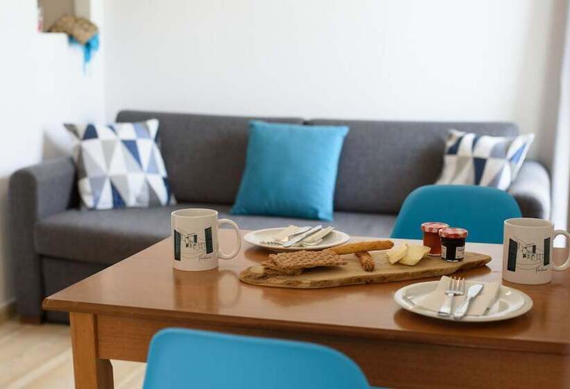 استوديو سوبيريور مطل على حمام السباحة, Aquarius Beach