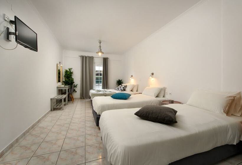 استوديو سوبيريور مطل على حمام السباحة, Aquarius Beach