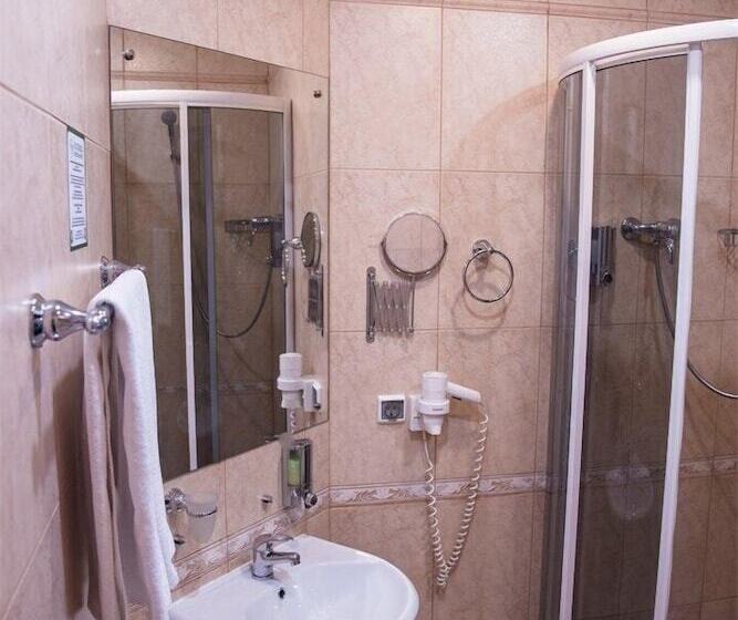 דירת חדר, Bristol Zhiguly