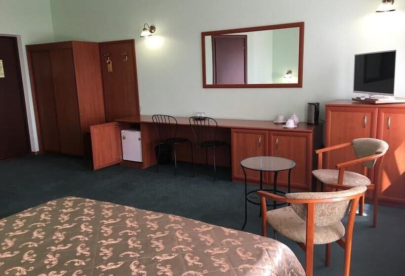 סוויטת ג'וניור, Bristol Zhiguly