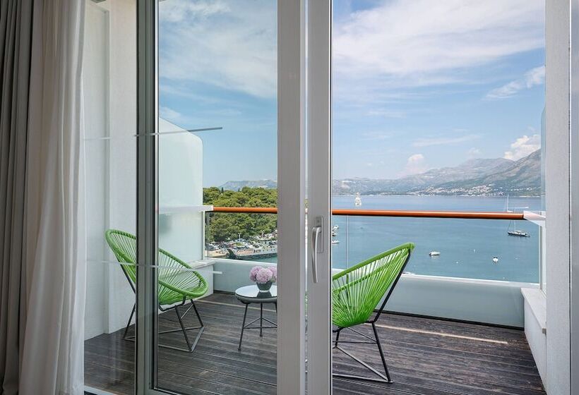 غرفة إدارية مطلة على البحر, Cavtat